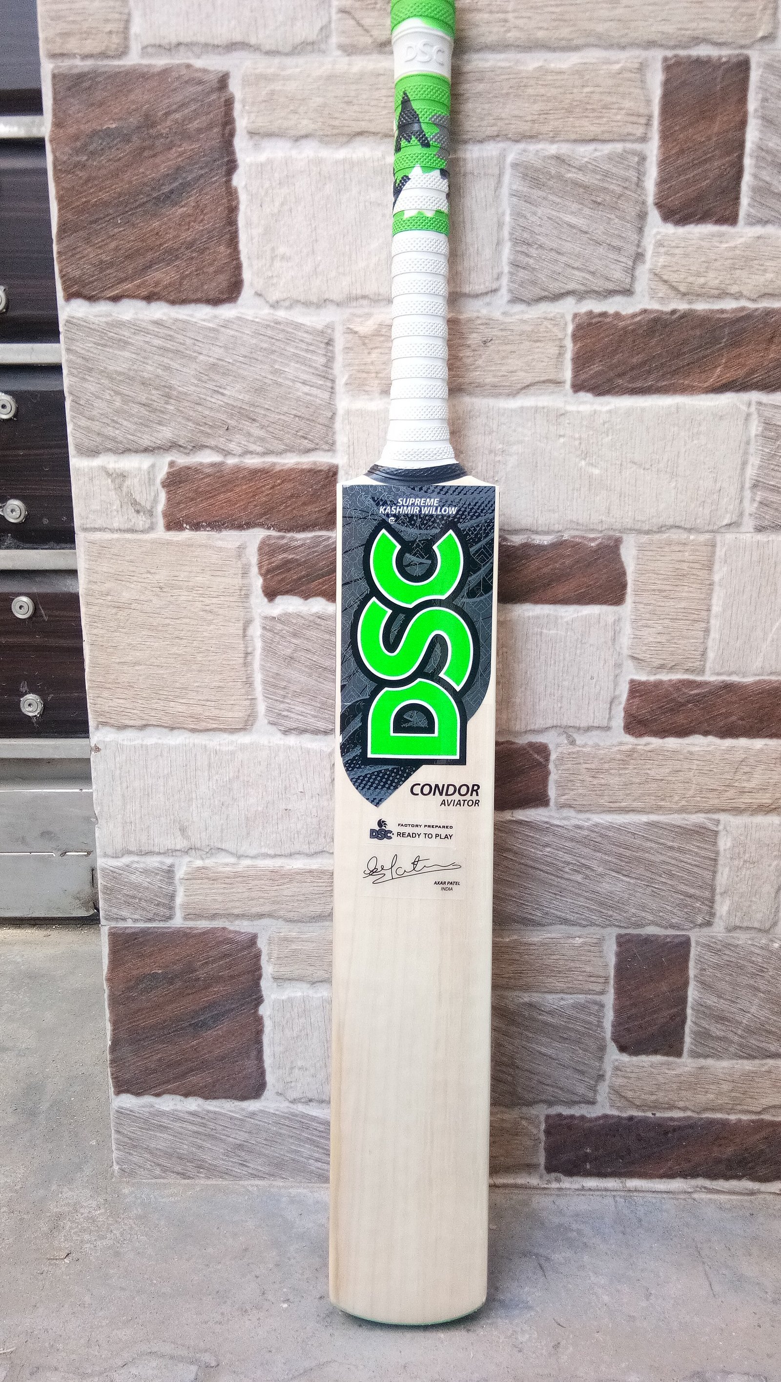 Its my new Kashmir Willow Cricket Bat, i purchased from market. The Bat is manufactured by DSC company.
